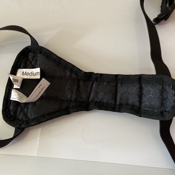 Kurgo harness in medium - Picture 4 of 11